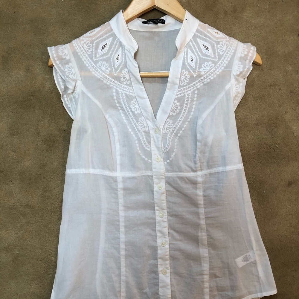 White detailed top